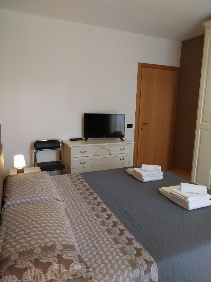 Casa Adela Apartment Десенцано дел Гарда Екстериор снимка